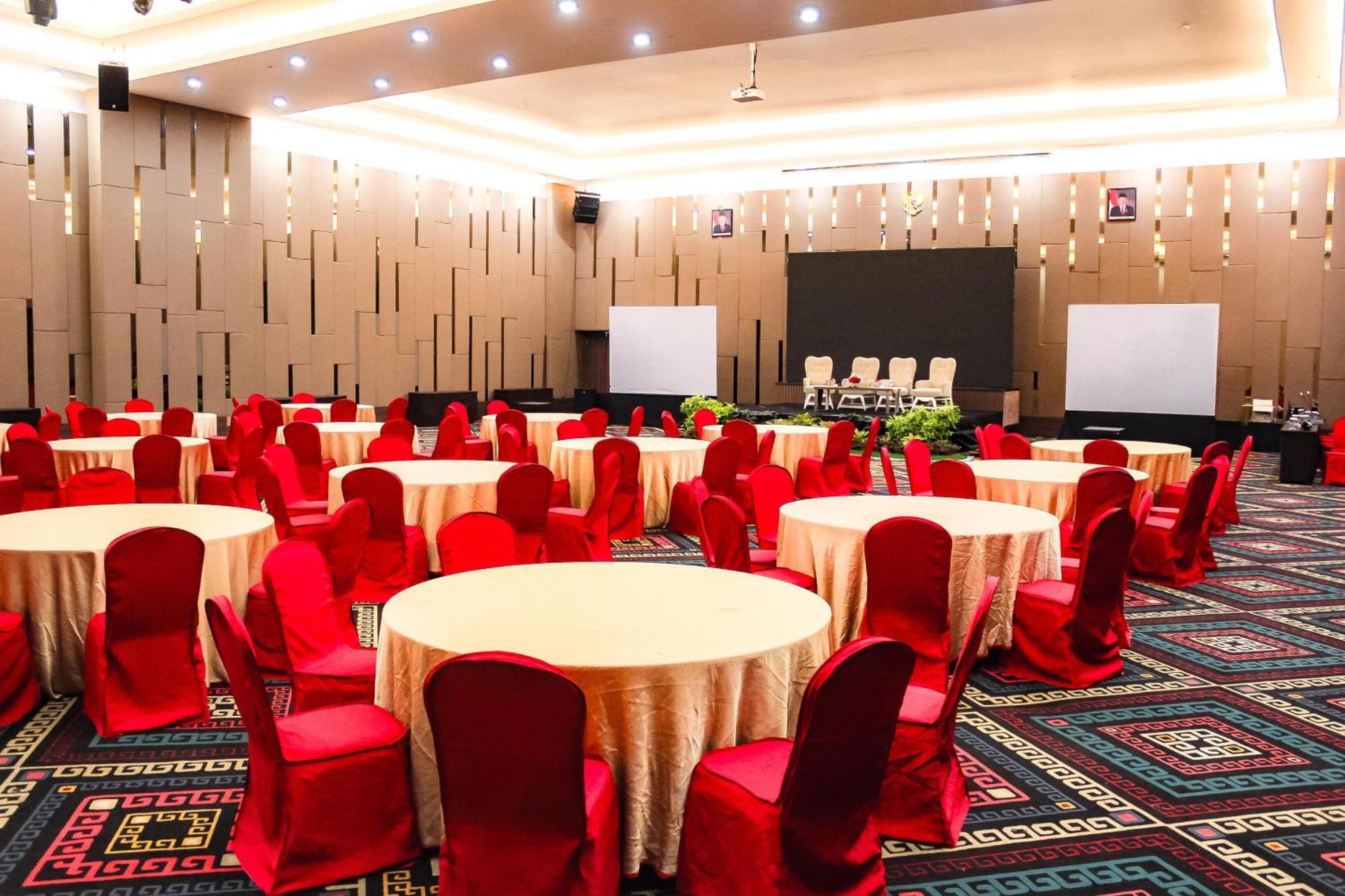 Aston Kupang Hotel & Convention Center מראה חיצוני תמונה