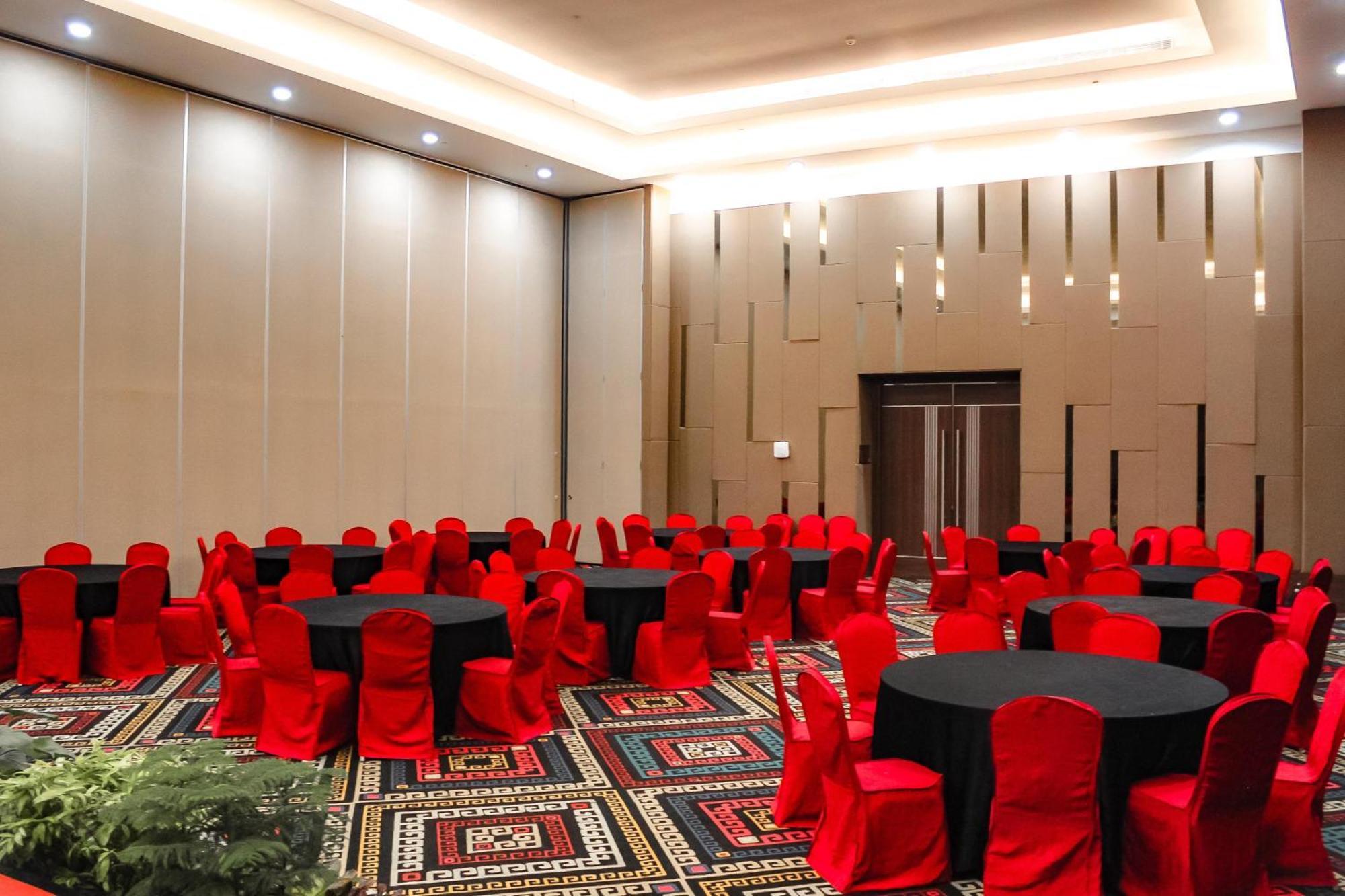 Aston Kupang Hotel & Convention Center מראה חיצוני תמונה